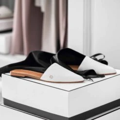 Slippers GRACE + White | TOGAS
