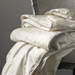 Comforter FOUR SEASONS 16 Comforter FOUR SEASONS -Togas 4 season q l s us 01a1