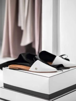 Slippers GRACE + White | TOGAS -Togas 83 4682