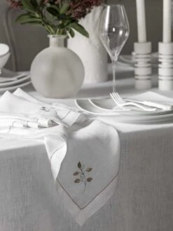 Tablecloths & Napkins KAMEA -Togas camelia white tablecloth dtl 01 1 9fc3