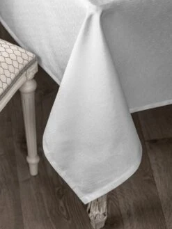 Tablecloths & Napkins KATRIN -Togas cathrine tablecloth dtl 01 3 4