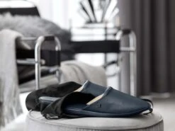 Slippers GLEN + Blue | TOGAS -Togas glen dark blue slippers ls hrzntl acb3