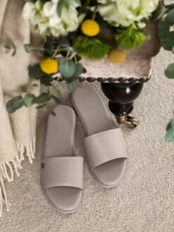 Slippers GLORIA + Beige | TOGAS -Togas gloria cappuccino women slippers ls vrtcl 6f60